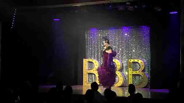 Bambi LaFleur- Madame Grape- Munich Burlesque Festival 2016