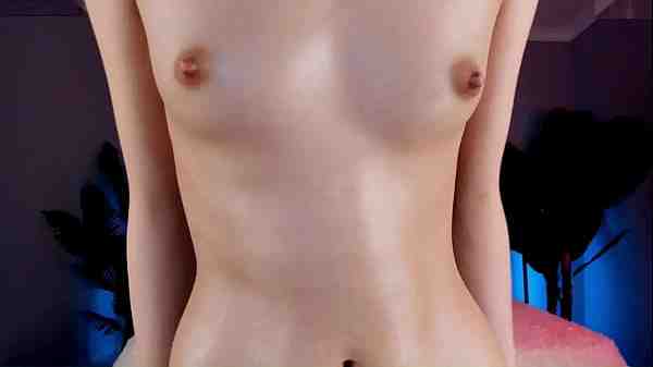 Teen muestra sus lindos pechos