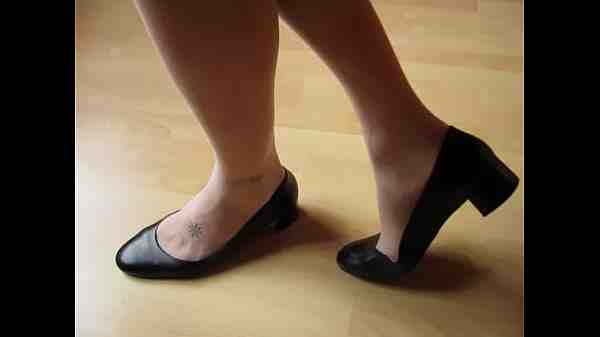 elegant black “hoegl” pumps and nylons, shoeplay by Isabelle-Sandrine