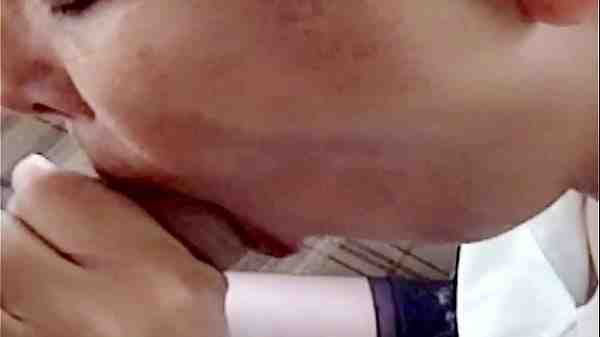 My first blowjobs to stepbrother’s big cock, I ask him to cum in my mouth